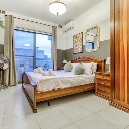 A Comfortable Apartment In The Heart Of Paceville Bt 360 Estates Saint Julian's 외부 사진
